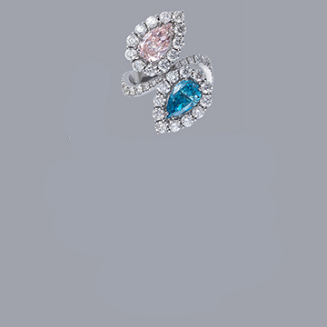 Кольцо с розовым и голубым бриллиантом