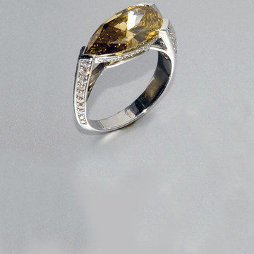 Кольцо из белого золота с бриллиантом 3.5 карата